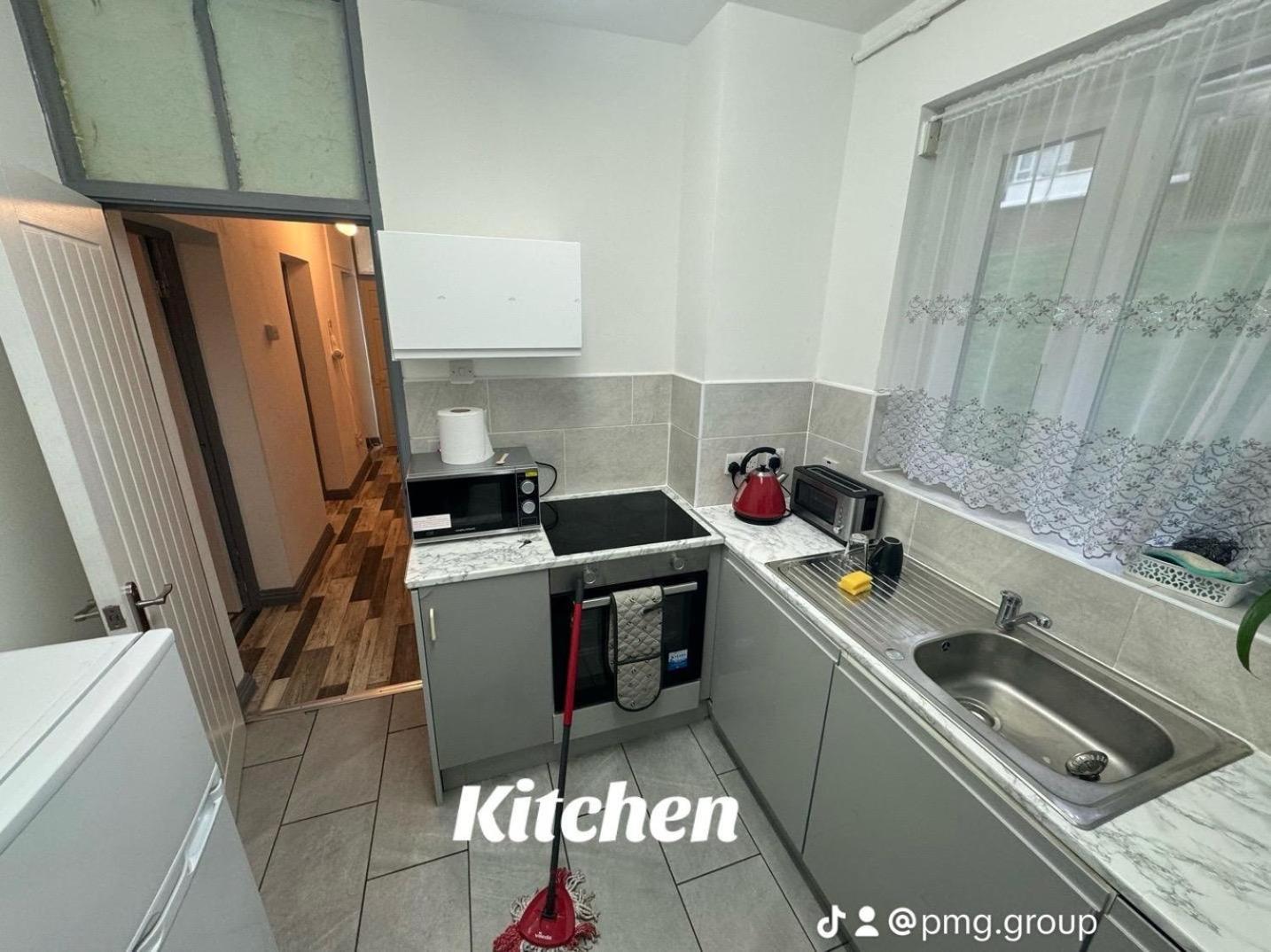 Holiday Villa 런던 외부 사진