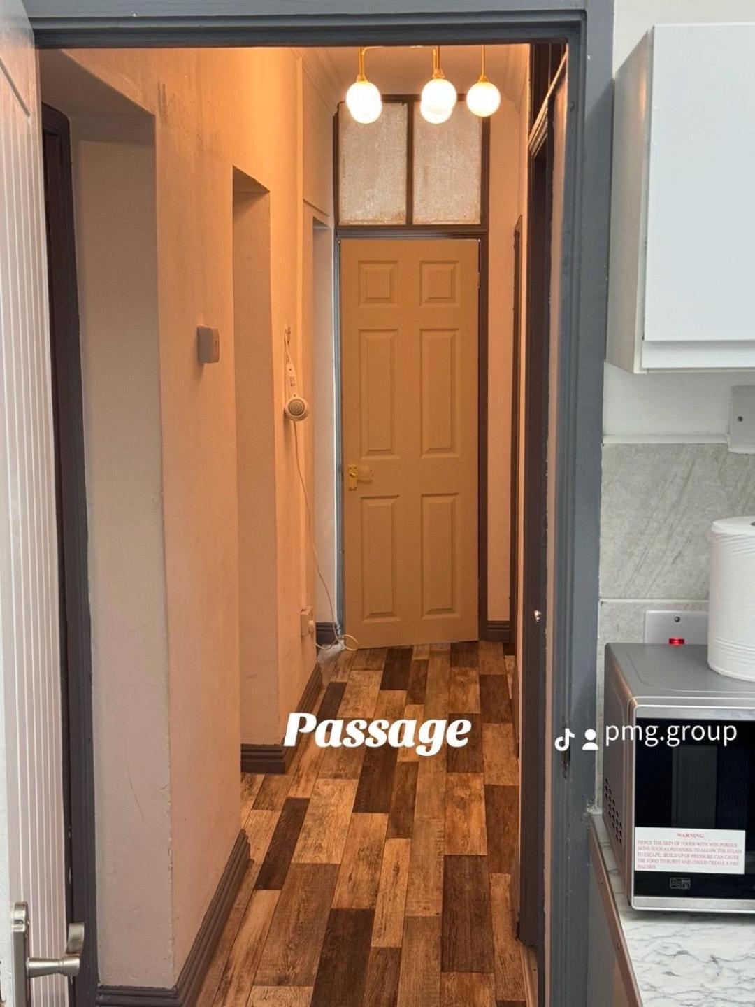 Holiday Villa 런던 외부 사진